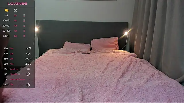 jesssicamooon online show from November 25, 9:15 pm