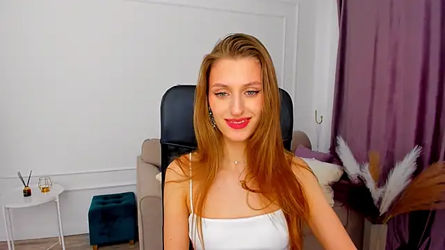 Snapshot of NaturalBeaty chatting on February 6, 12:05 pm NaturalBeaty online show from February 6, 12:05 pm