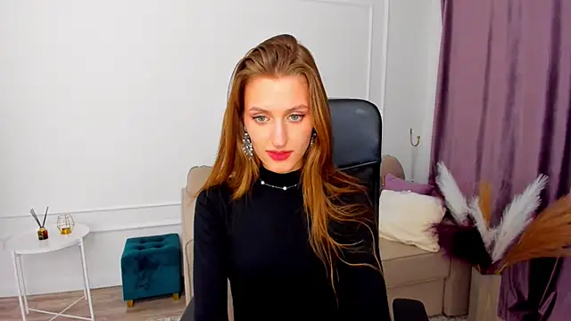 Snapshot of NaturalBeaty chatting on February 6, 3:31 pm NaturalBeaty online show from February 6, 3:31 pm