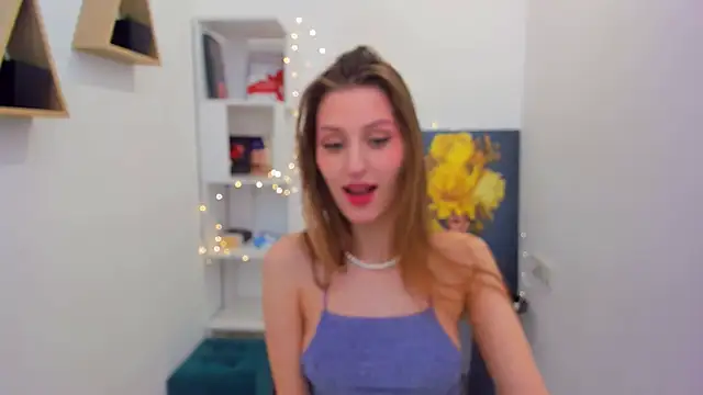 Snapshot of NaturalBeaty chatting on February 22, 3:23 am NaturalBeaty online show from February 22, 3:23 am