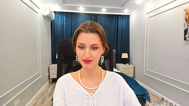 Snapshot of NaturalBeaty chatting on March 4, 6:50 pm NaturalBeaty online show from March 4, 6:50 pm