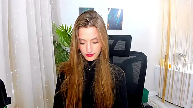 Snapshot of NaturalBeaty chatting on March 11, 11:44 am NaturalBeaty online show from March 11, 11:44 am