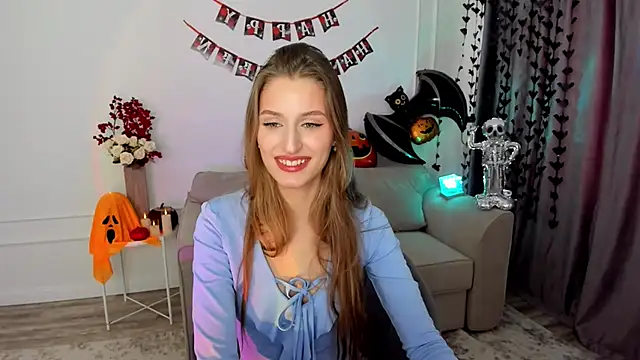 Snapshot of NaturalBeaty chatting on October 12, 11:53 am NaturalBeaty online show from October 12, 11:53 am