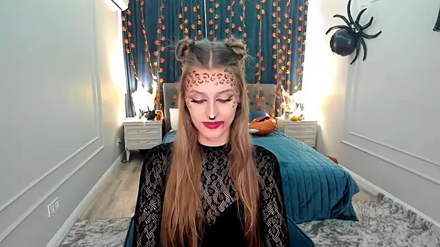 Snapshot of NaturalBeaty chatting on October 13, 11:43 am NaturalBeaty online show from October 13, 11:43 am