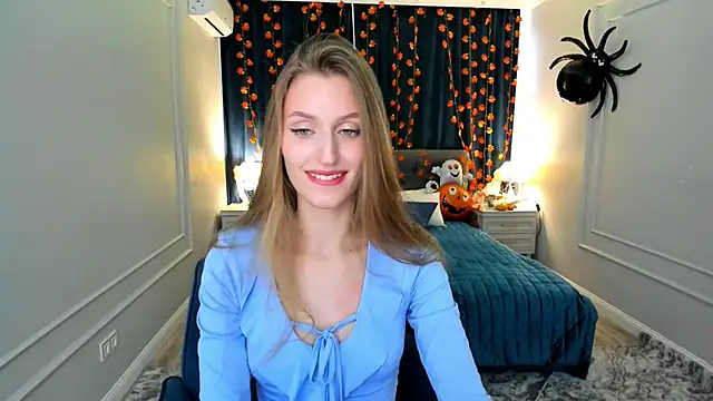 Snapshot of NaturalBeaty chatting on October 19, 11:55 am NaturalBeaty online show from October 19, 11:55 am