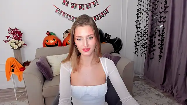 Snapshot of NaturalBeaty chatting on October 21, 3:51 am NaturalBeaty online show from October 21, 3:51 am