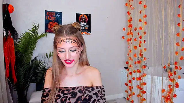 Snapshot of NaturalBeaty chatting on October 31, 12:39 pm NaturalBeaty online show from October 31, 12:39 pm