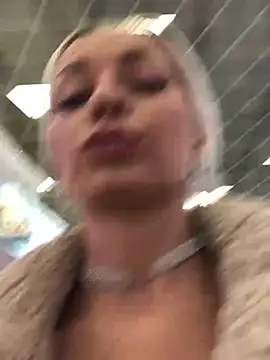 Snapshot of Diamond_Bunny_ chatting on December 10, 4:06 pm Diamond Bunny  online show from December 10, 4:06 pm