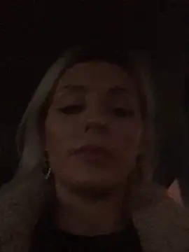 Snapshot of Diamond_Bunny_ chatting on December 16, 1:11 pm Diamond Bunny  online show from December 16, 1:11 pm