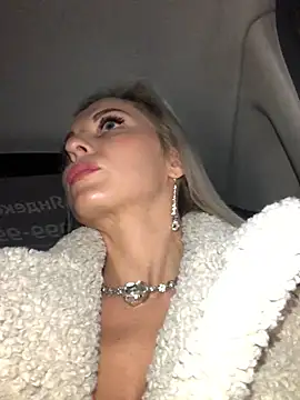 Snapshot of Diamond_Bunny_ chatting on December 20, 2:38 pm Diamond Bunny  online show from December 20, 2:38 pm