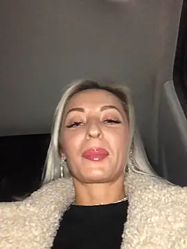 Snapshot of Diamond_Bunny_ chatting on December 23, 2:07 pm Diamond Bunny  online show from December 23, 2:07 pm