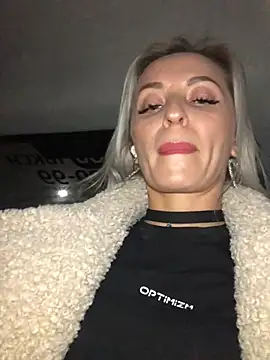 Snapshot of Diamond_Bunny_ chatting on December 25, 4:00 pm Diamond Bunny  online show from December 25, 4:00 pm