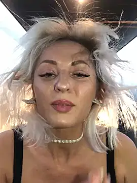 Snapshot of Diamond_Bunny_ chatting on December 26, 6:54 pm Diamond Bunny  online show from December 26, 6:54 pm