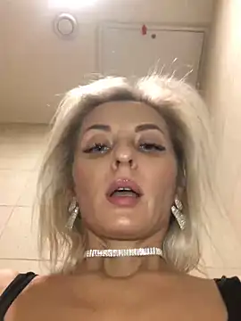 Snapshot of Diamond_Bunny_ chatting on December 28, 3:37 pm Diamond Bunny  online show from December 28, 3:37 pm