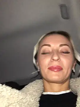 Snapshot of Diamond_Bunny_ chatting on January 14, 3:15 pm Diamond Bunny  online show from January 14, 3:15 pm