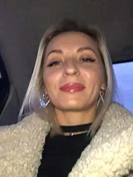 Snapshot of Diamond_Bunny_ chatting on January 18, 1:51 pm Diamond Bunny  online show from January 18, 1:51 pm