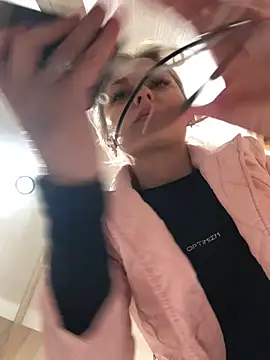 Snapshot of Diamond_Bunny_ chatting on January 23, 4:04 pm Diamond Bunny  online show from January 23, 4:04 pm