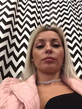 Snapshot of Diamond_Bunny_ chatting on January 26, 5:02 pm Diamond Bunny  online show from January 26, 5:02 pm