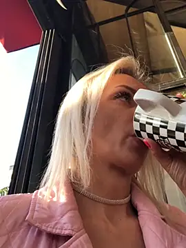 Snapshot of Diamond_Bunny_ chatting on January 27, 1:41 pm Diamond Bunny  online show from January 27, 1:41 pm