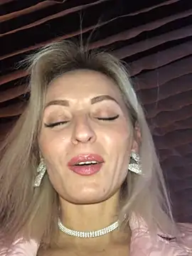 Snapshot of Diamond_Bunny_ chatting on January 29, 5:24 pm Diamond Bunny  online show from January 29, 5:24 pm