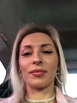 Snapshot of Diamond_Bunny_ chatting on February 3, 1:19 pm Diamond Bunny  online show from February 3, 1:19 pm