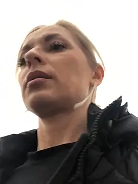 Snapshot of Diamond_Bunny_ chatting on February 4, 2:32 pm Diamond Bunny  online show from February 4, 2:32 pm