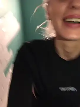 Snapshot of Diamond_Bunny_ chatting on February 4, 5:34 pm Diamond Bunny  online show from February 4, 5:34 pm