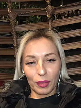 Snapshot of Diamond_Bunny_ chatting on February 5, 5:09 pm Diamond Bunny  online show from February 5, 5:09 pm