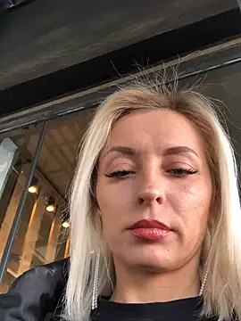 Snapshot of Diamond_Bunny_ chatting on February 7, 1:01 pm Diamond Bunny  online show from February 7, 1:01 pm