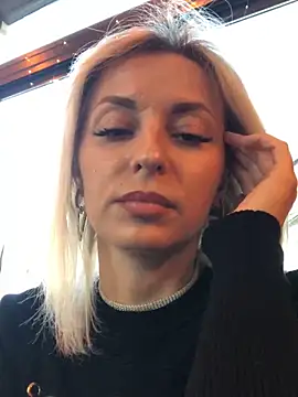 Snapshot of Diamond_Bunny_ chatting on February 14, 3:05 pm Diamond Bunny  online show from February 14, 3:05 pm