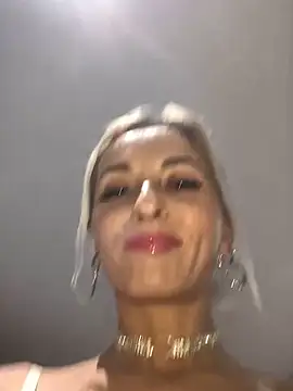 Snapshot of Diamond_Bunny_ chatting on February 19, 4:00 pm Diamond Bunny  online show from February 19, 4:00 pm