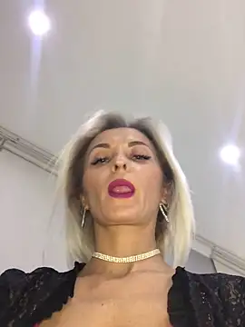 Snapshot of Diamond_Bunny_ chatting on February 21, 5:09 pm Diamond Bunny  online show from February 21, 5:09 pm