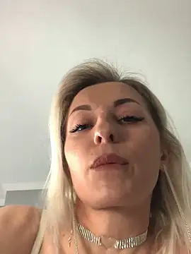 Snapshot of Diamond_Bunny_ chatting on March 2, 1:49 pm Diamond Bunny  online show from March 2, 1:49 pm