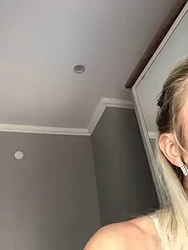 Snapshot of Diamond_Bunny_ chatting on March 14, 9:46 am Diamond Bunny  online show from March 14, 9:46 am