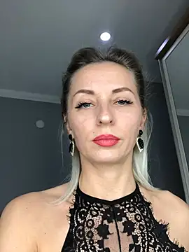 Snapshot of Diamond_Bunny_ chatting on March 15, 12:47 am Diamond Bunny  online show from March 15, 12:47 am