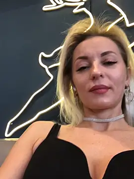 Snapshot of Diamond_Bunny_ chatting on March 15, 12:45 pm Diamond Bunny  online show from March 15, 12:45 pm