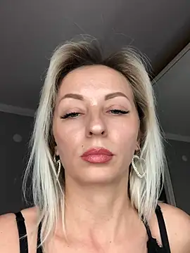 Snapshot of Diamond_Bunny_ chatting on March 18, 3:53 pm Diamond Bunny  online show from March 18, 3:53 pm