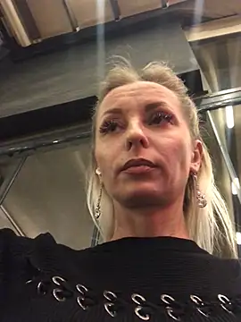 Snapshot of Diamond_Bunny_ chatting on March 21, 4:51 pm Diamond Bunny  online show from March 21, 4:51 pm