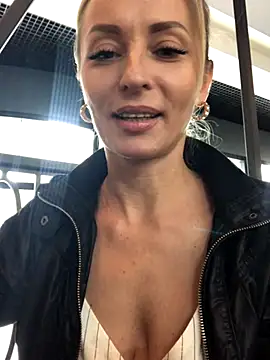 Snapshot of Diamond_Bunny_ chatting on September 23, 4:32 pm Diamond Bunny  online show from September 23, 4:32 pm