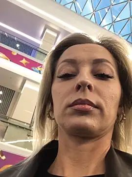 Snapshot of Diamond_Bunny_ chatting on September 28, 4:01 pm Diamond Bunny  online show from September 28, 4:01 pm