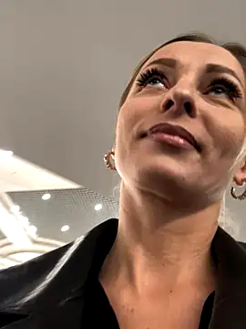 Snapshot of Diamond_Bunny_ chatting on September 29, 3:39 pm Diamond Bunny  online show from September 29, 3:39 pm