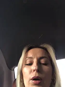 Snapshot of Diamond_Bunny_ chatting on October 25, 3:07 pm Diamond Bunny  online show from October 25, 3:07 pm