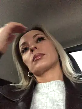 Diamond Bunny  online show from October 29, 2:30 pm