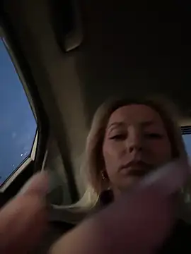 Diamond Bunny  online show from November 17, 2:56 pm