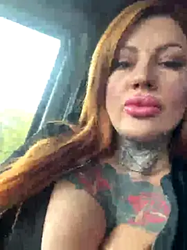 Snapshot of krysstal003 chatting on November 6, 11:11 am krysstal003 online show from November 6, 11:11 am