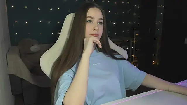 katie taylorr online show from December 2, 11:29 pm