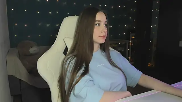 katie taylorr online show from December 3, 2:36 am