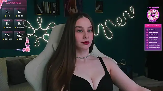 Snapshot of katie_taylorr chatting on May 10, 11:32 pm katie taylorr online show from May 10, 11:32 pm