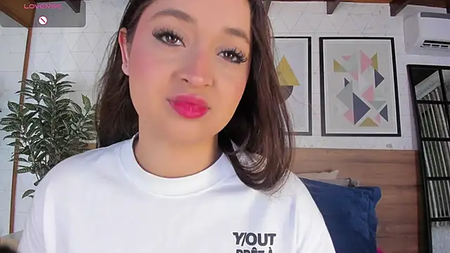 Snapshot of MiaKay1 chatting on November 20, 3:39 am MiaKay1 online show from November 20, 3:39 am