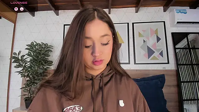 Snapshot of MiaKay1 chatting on December 5, 3:37 am MiaKay1 online show from December 5, 3:37 am